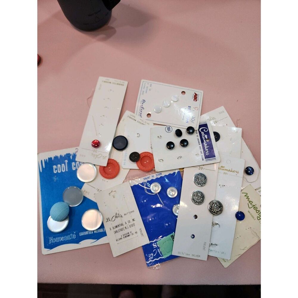Vintage New Multicolor Miscellaneous 31 Bottons